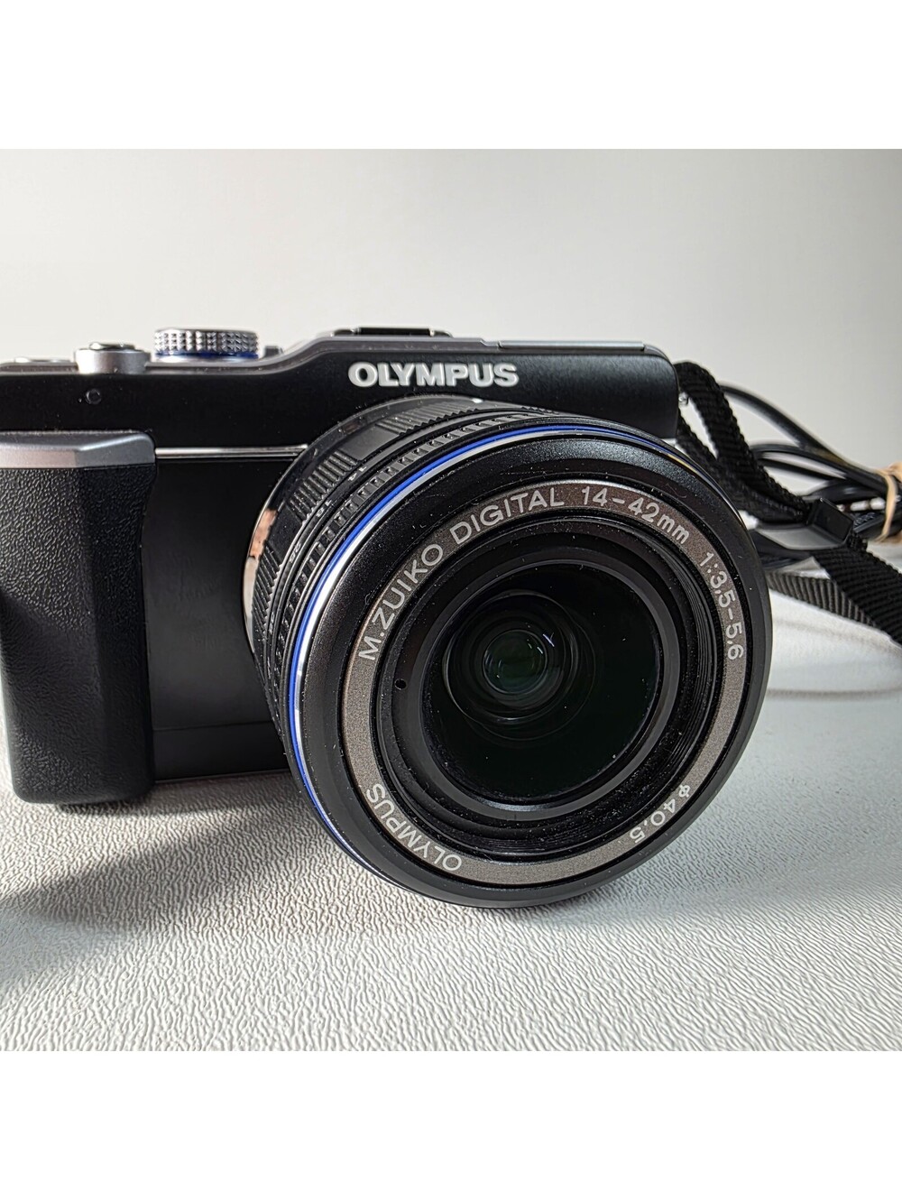 Olympus PEN E-PL1 12.3MP Micro Four Thirds Mirrorless Camera 14-42mm Lens Black